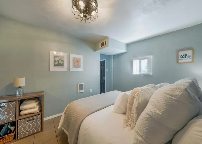 Casita, 1 Bedroom 1 Ba, Near U Of A, Fully Fenced Tucson