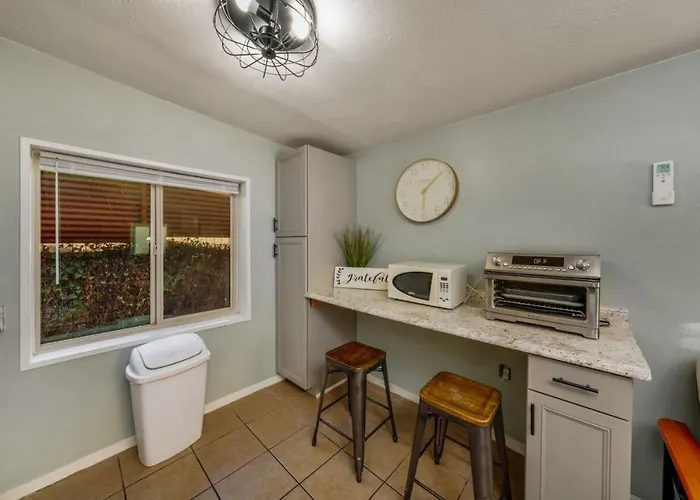 Сasa de vacaciones Casita, 1 Bedroom 1 Ba, Near U Of A, Fully Fenced *