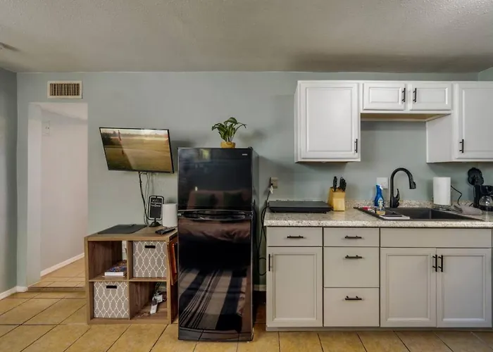 Casita, 1 Bedroom 1 Ba, Near U Of A, Fully Fenced *